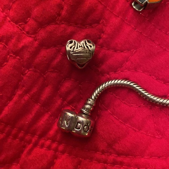 Sterling silver pandora charm bracelet with safety chain and charms - Picture 4 of 13